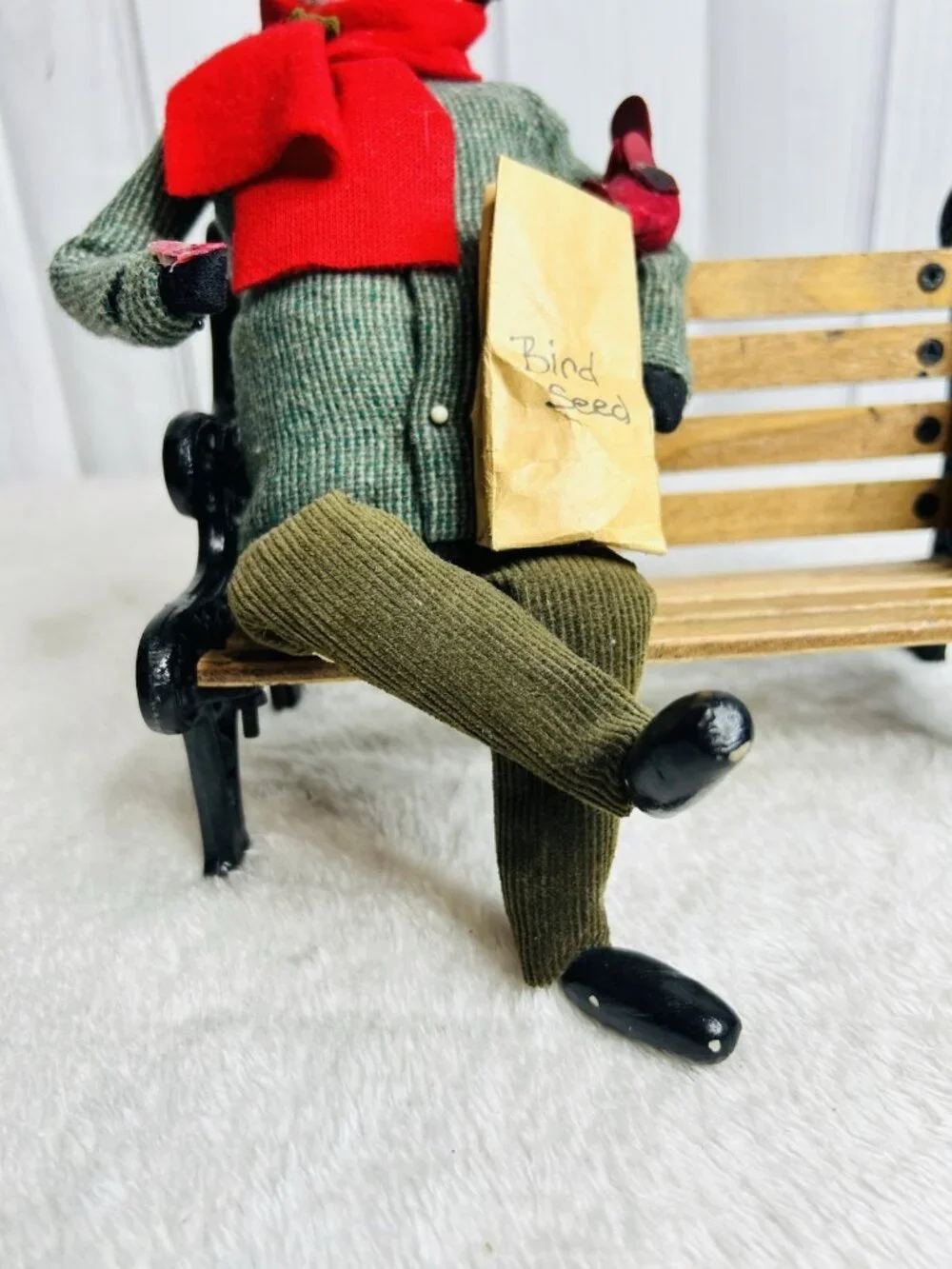 Byers Choice The Carolers Man Feeding Birds Cast Iron Park Bench Vintage 1997